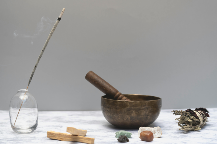 頌缽和療癒晶石_用於冥想、瑜伽或居家能量淨化