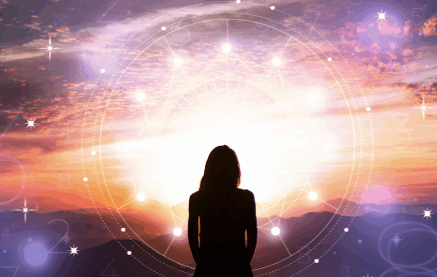 女子剪影與日落抽象數字學概念圖/神秘學與占星術設計/能量場和星象輪廓/身心靈探索與命理學